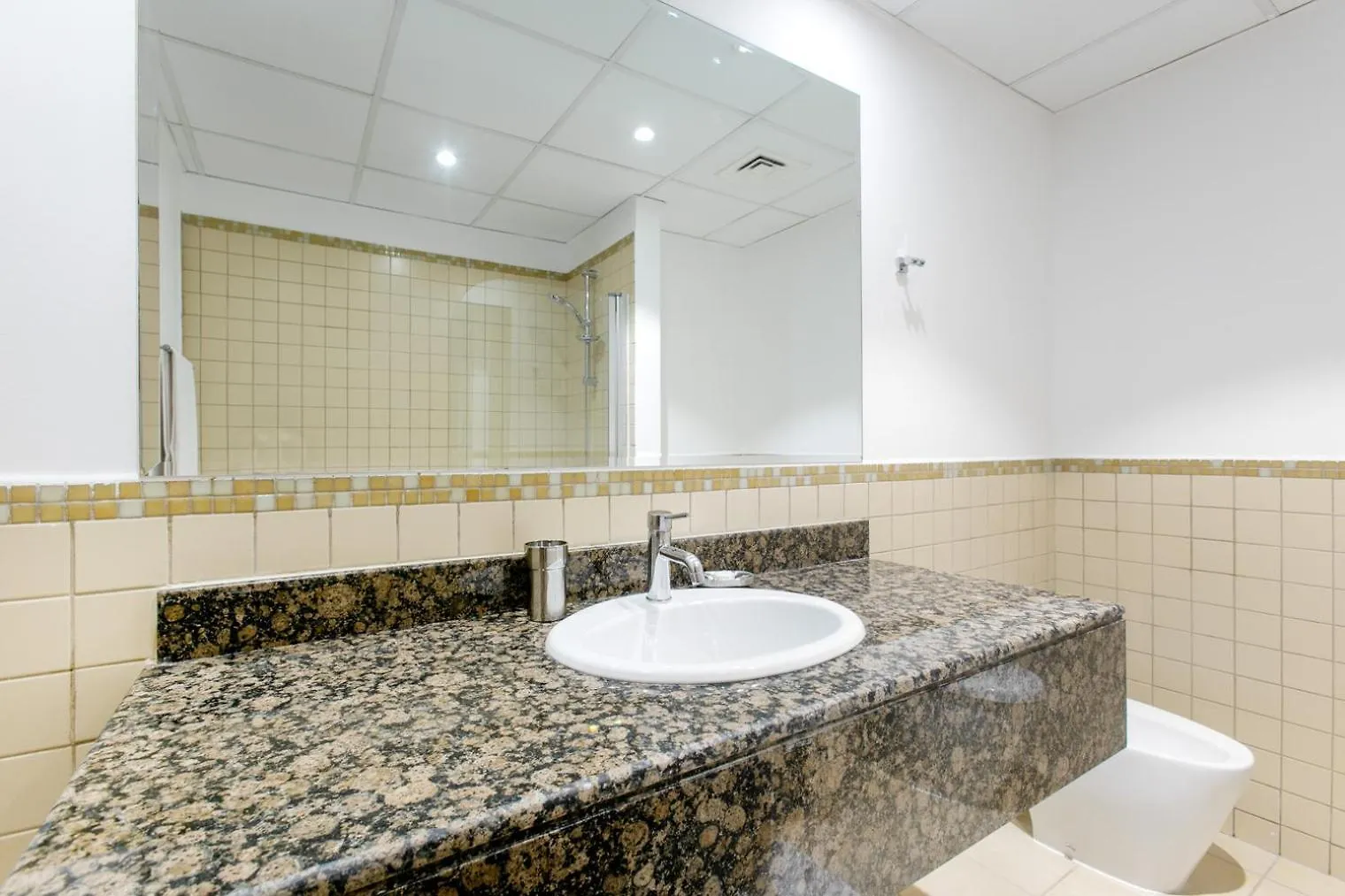 Blueground Jbr Sea View Pool Gym Dxb-524 Apartment Dubai United Arab Emirates