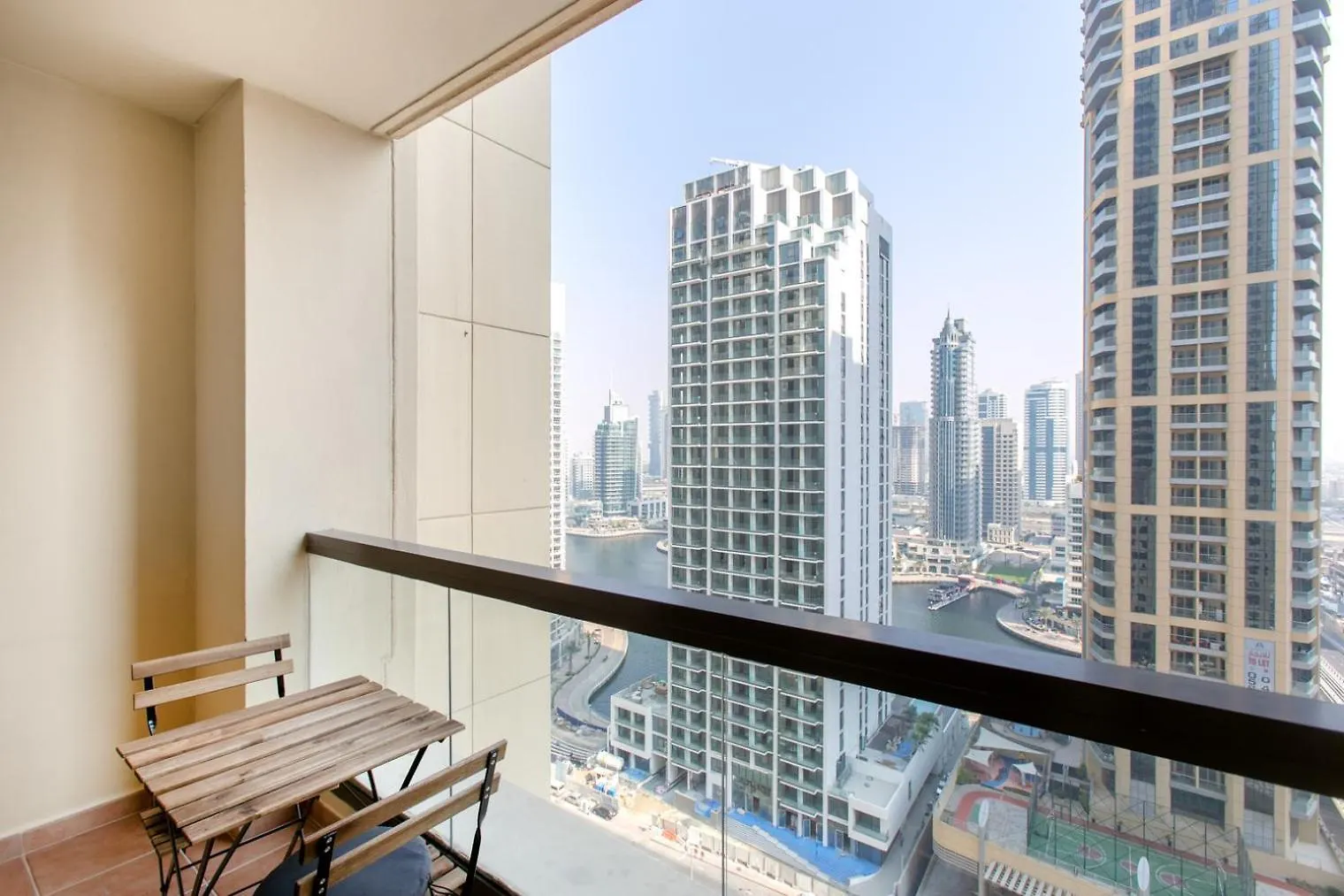 Blueground Jbr Sea View Pool Gym Dxb-524 Apartment Dubai